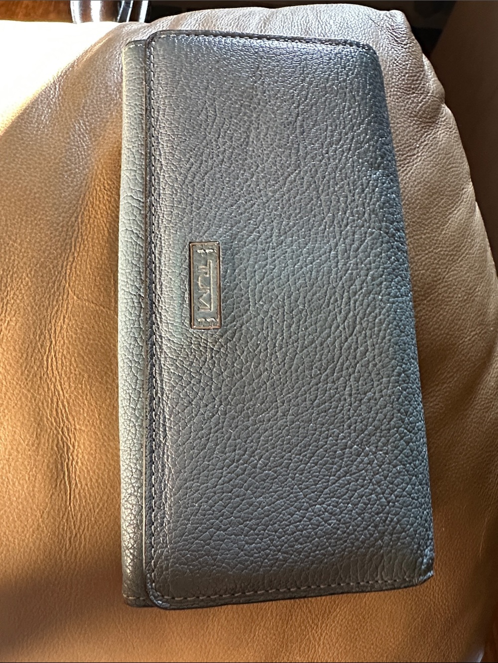 Tumi  Leather Zip Wallet - TUMI
